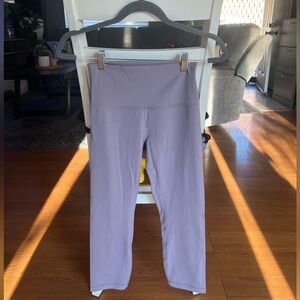 Lululemon size 6 high rise crop 21 length - lavender/purple